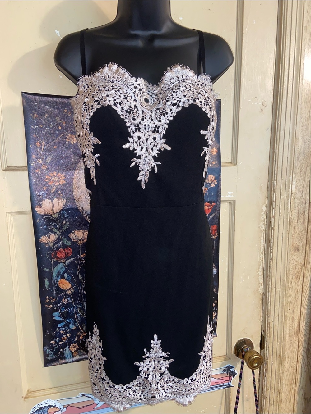 BLACK + WHITE LACE DRESS BodyCon Feminine Plus HAUTE MONDE